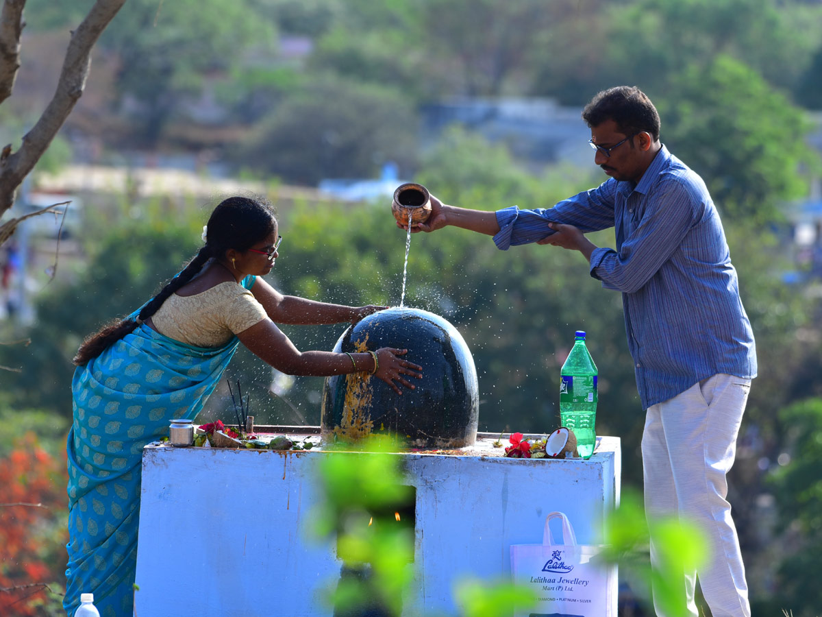 Maha Shivaratri 2021: Rush At Keesaragutta Photo Gallery - Sakshi12