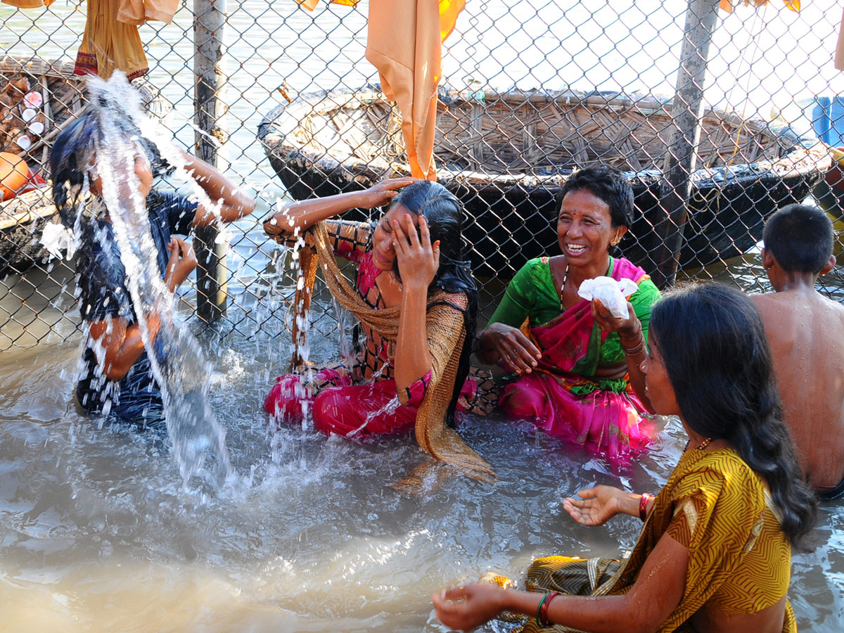 Maha Shivaratri Celebrations At Srisailam Mallikarjuna Swamy Temple Photo Gallery - Sakshi32