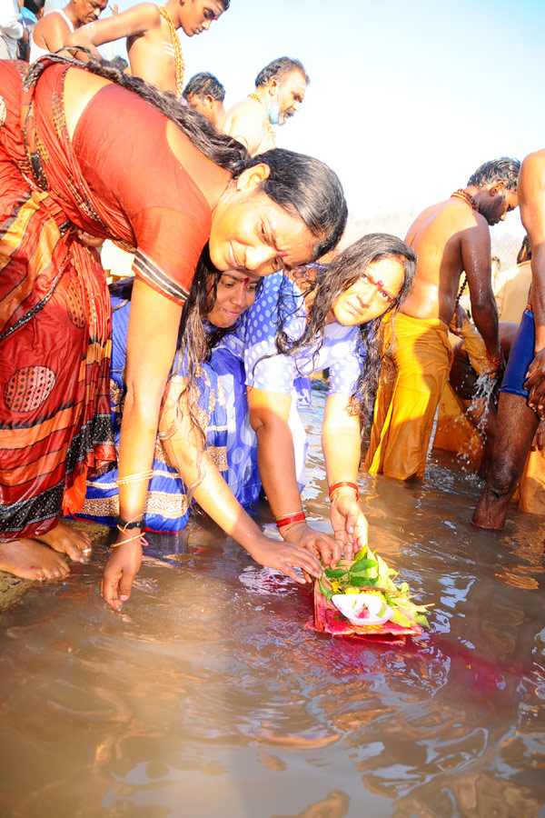 Maha Shivaratri Celebrations At Srisailam Mallikarjuna Swamy Temple Photo Gallery - Sakshi40