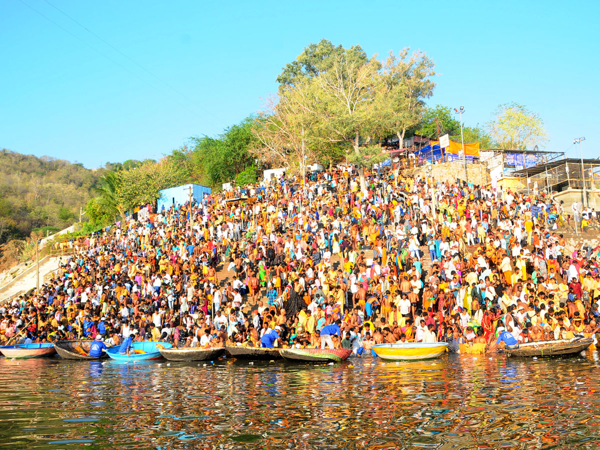 Maha Shivaratri Celebrations At Srisailam Mallikarjuna Swamy Temple Photo Gallery - Sakshi1