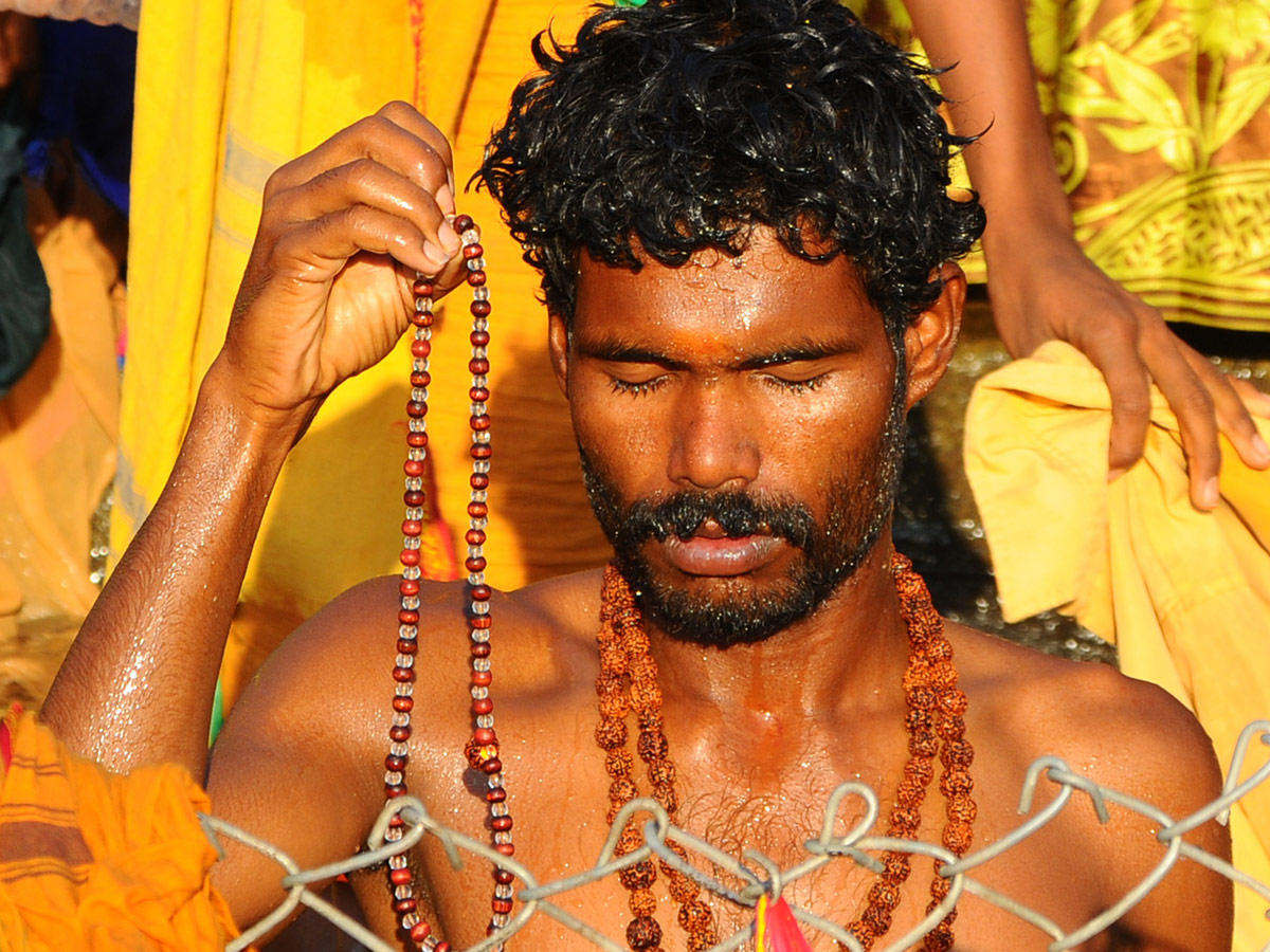 Maha Shivaratri Celebrations At Srisailam Mallikarjuna Swamy Temple Photo Gallery - Sakshi18