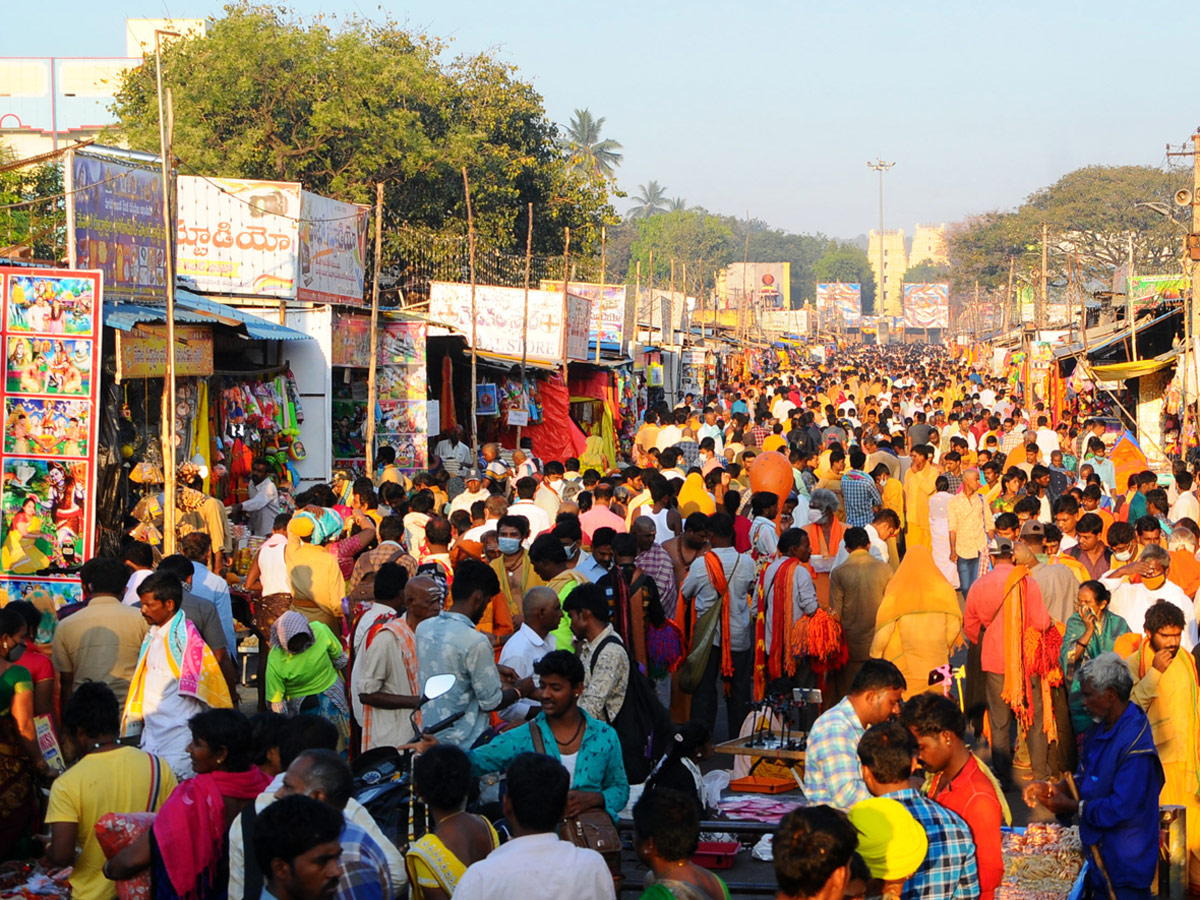 Maha Shivaratri Celebrations At Srisailam Mallikarjuna Swamy Temple Photo Gallery - Sakshi2