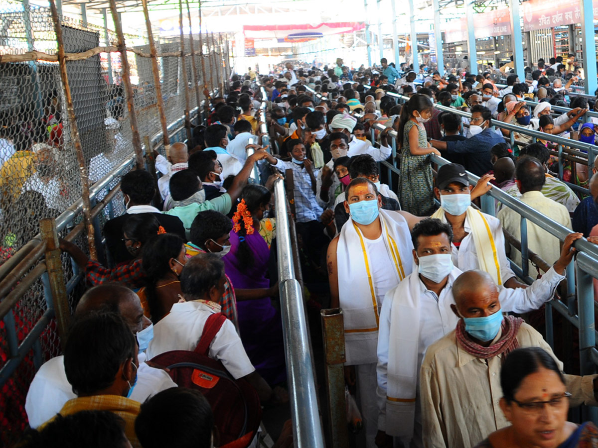 Maha Shivaratri Celebrations At Srisailam Mallikarjuna Swamy Temple Photo Gallery - Sakshi6