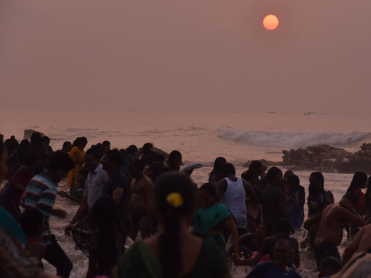 Visakhapatnam Rk Beach Photo Gallery - Sakshi18