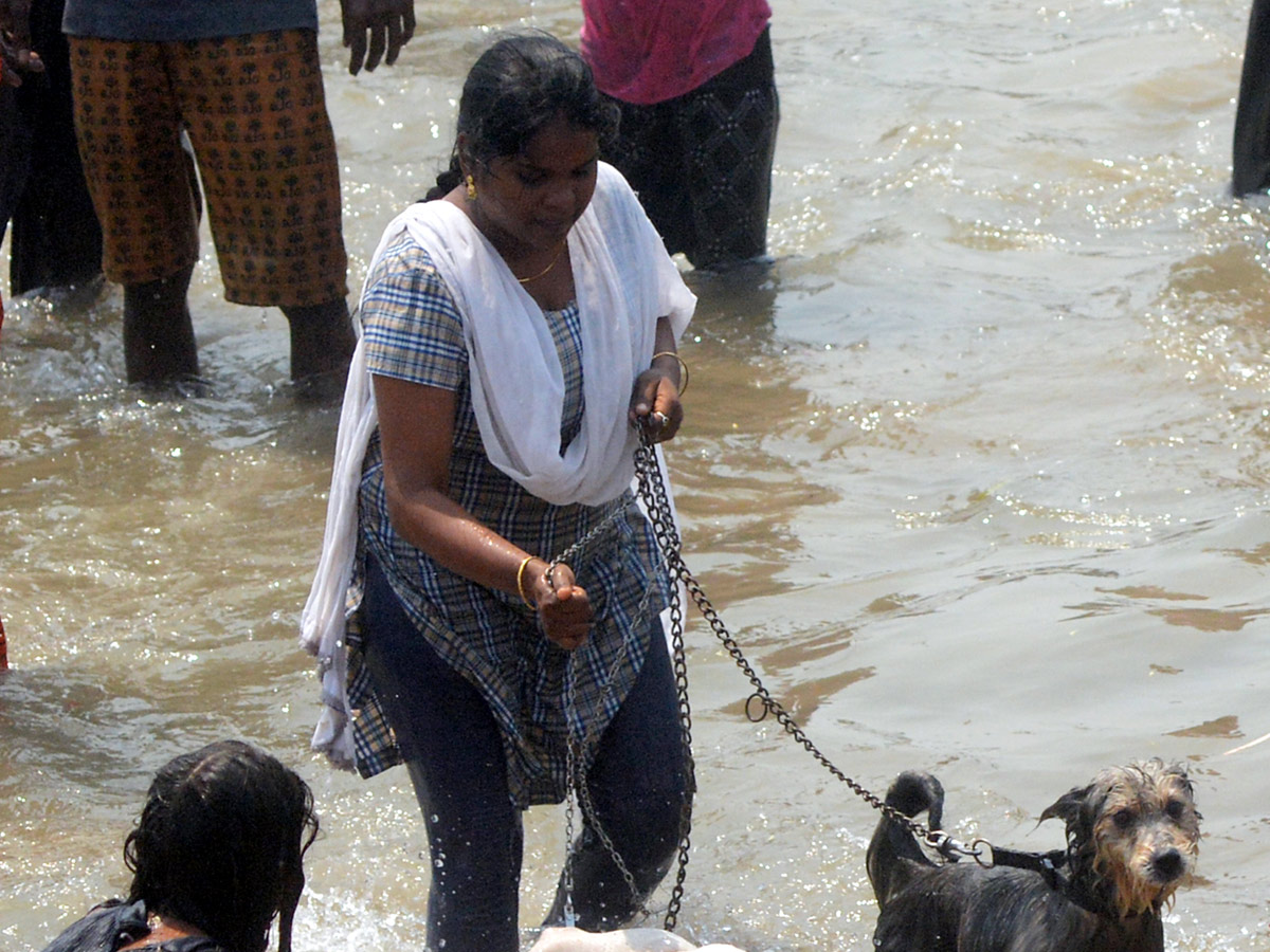 Visakhapatnam Rk Beach Photo Gallery - Sakshi20