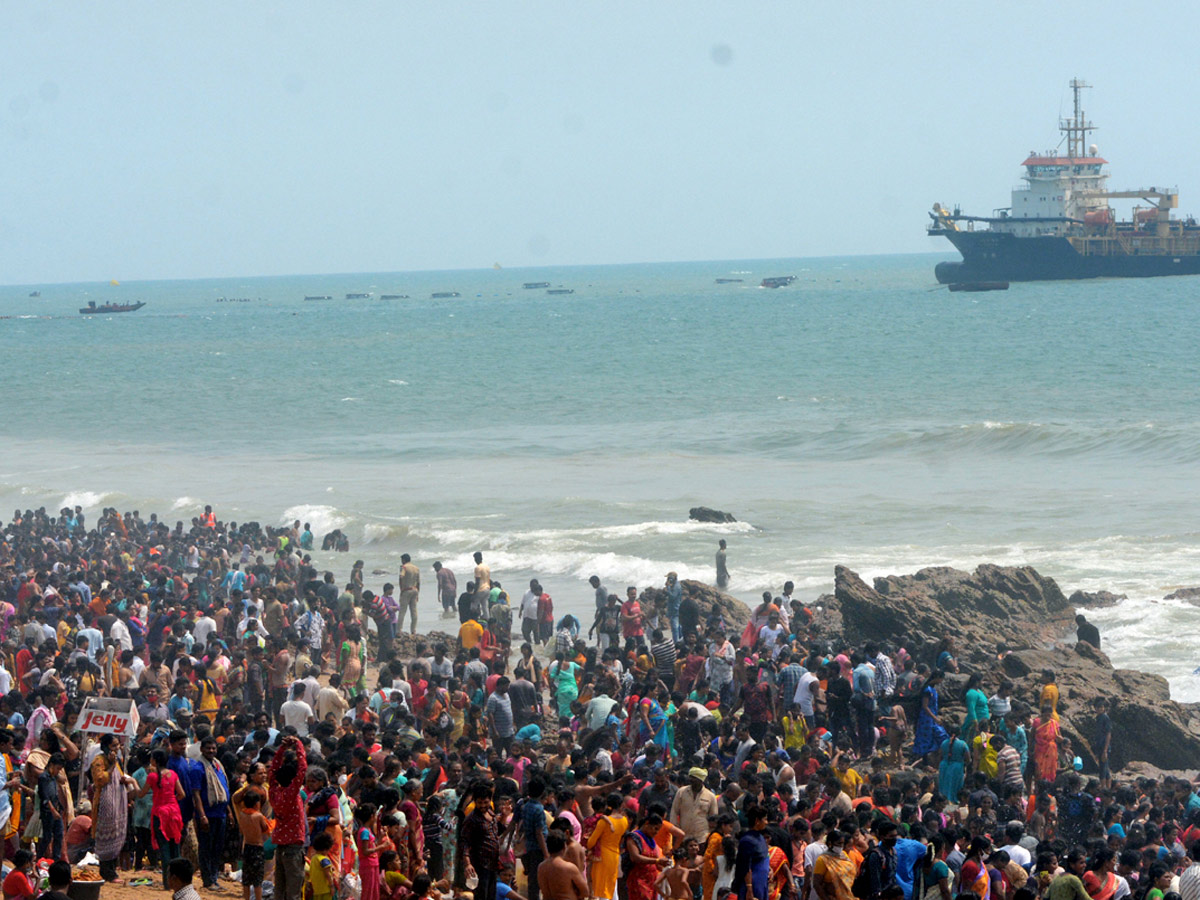 Visakhapatnam Rk Beach Photo Gallery - Sakshi4