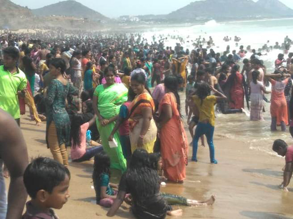 Visakhapatnam Rk Beach Photo Gallery - Sakshi5