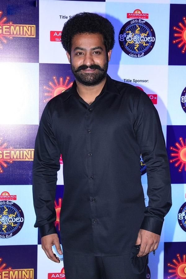 “Evaru Meelo Koteeswarulu” Be Hosted By Young Tiger NTR Press Meet Photo Galler - Sakshi11