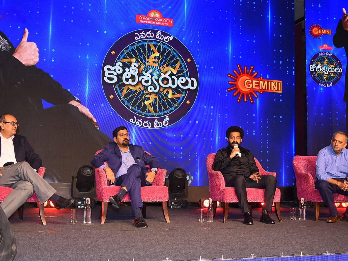 “Evaru Meelo Koteeswarulu” Be Hosted By Young Tiger NTR Press Meet Photo Galler - Sakshi7