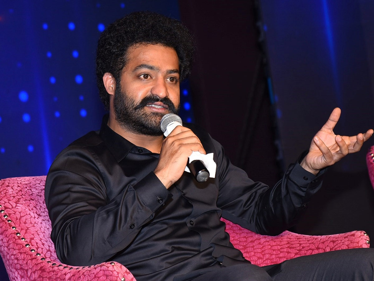 “Evaru Meelo Koteeswarulu” Be Hosted By Young Tiger NTR Press Meet Photo Galler - Sakshi9