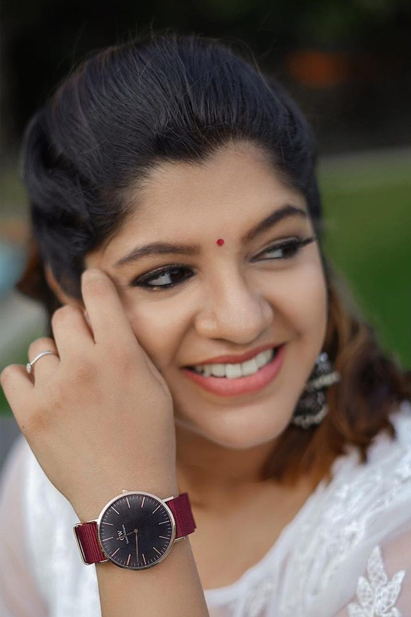 Aparna Balamurali Beautiful Photo Gallery - Sakshi17