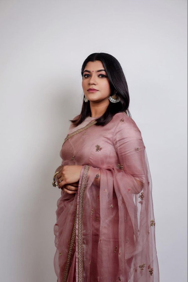 Aparna Balamurali Beautiful Photo Gallery - Sakshi22