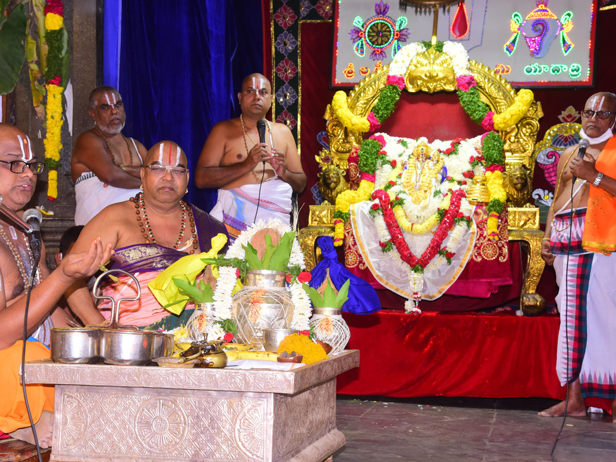 Yadadri brahmotsavalu beginning with Swasti Vachana Puja Photo Gallery - Sakshi2