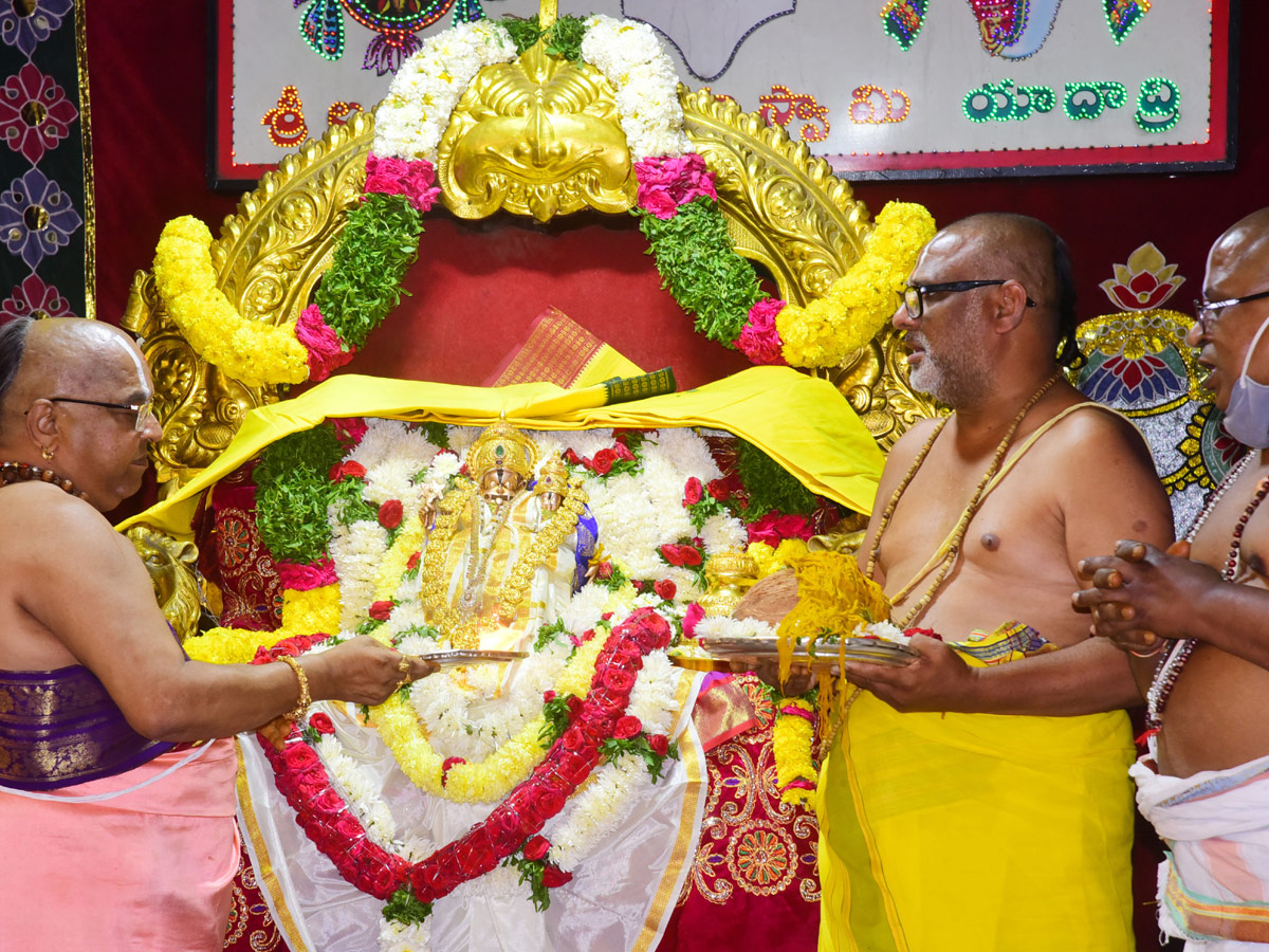 Yadadri brahmotsavalu beginning with Swasti Vachana Puja Photo Gallery - Sakshi5