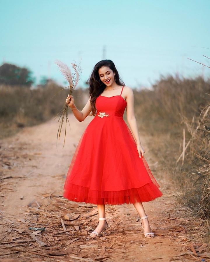 tik tok star deepika pilli photo gallery - Sakshi7