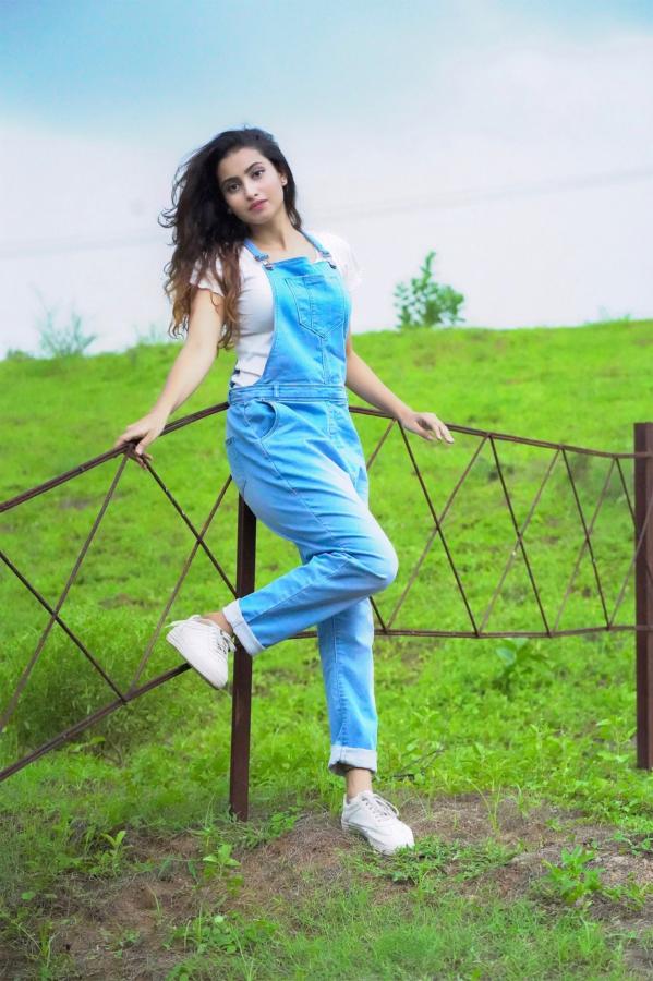 tik tok star deepika pilli photo gallery - Sakshi17