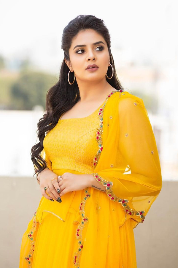 Srimukhi Latest Photo shoot Photo Gallery - Sakshi11