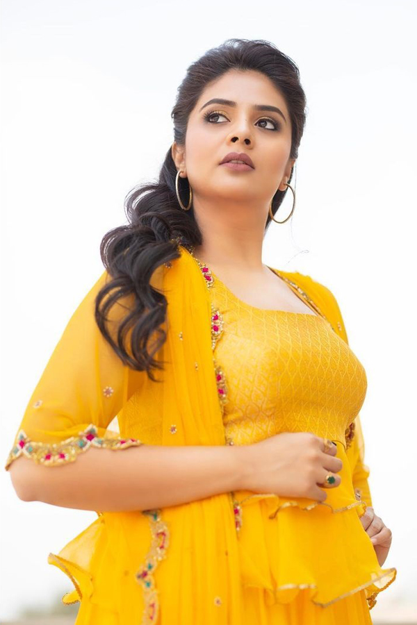 Srimukhi Latest Photo shoot Photo Gallery - Sakshi17