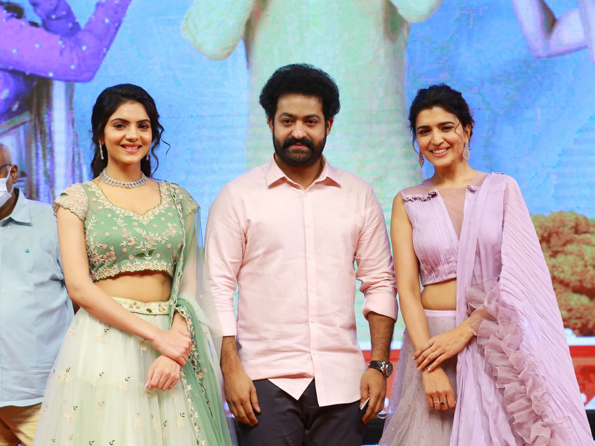 Thellavarithe Guruvaram Pre Release Event Pics - Sakshi1