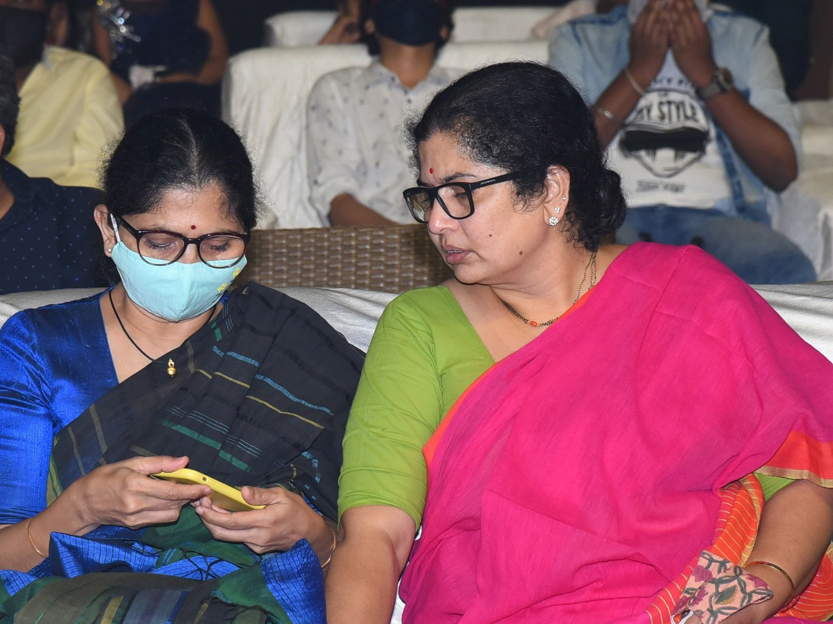 Thellavarithe Guruvaram Pre Release Event Pics - Sakshi17