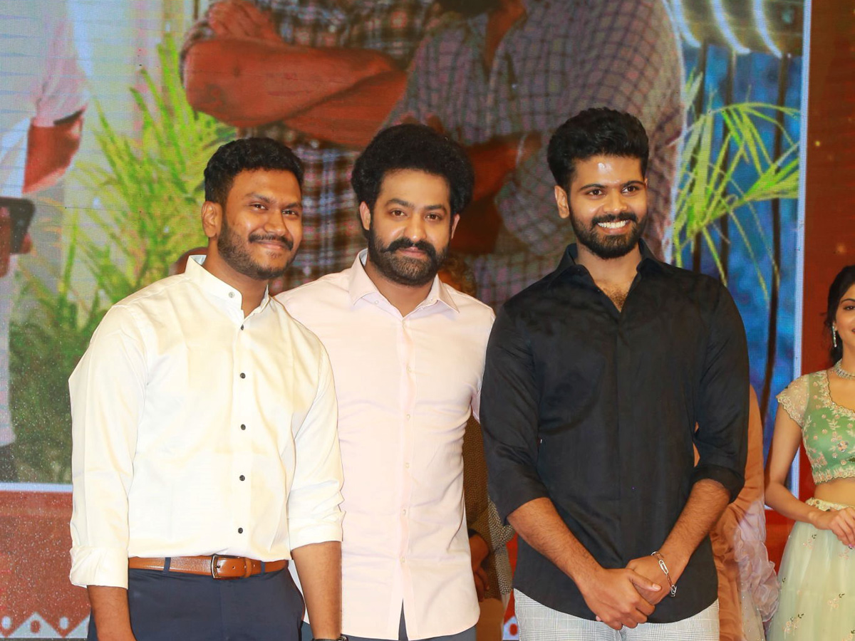 Thellavarithe Guruvaram Pre Release Event Pics - Sakshi4