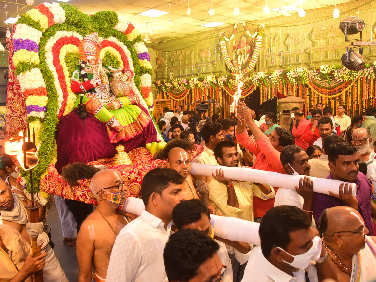 Yadadri Lakshmi Narasimha Swamy Vari Brahmotsavams 2021 - Sakshi1