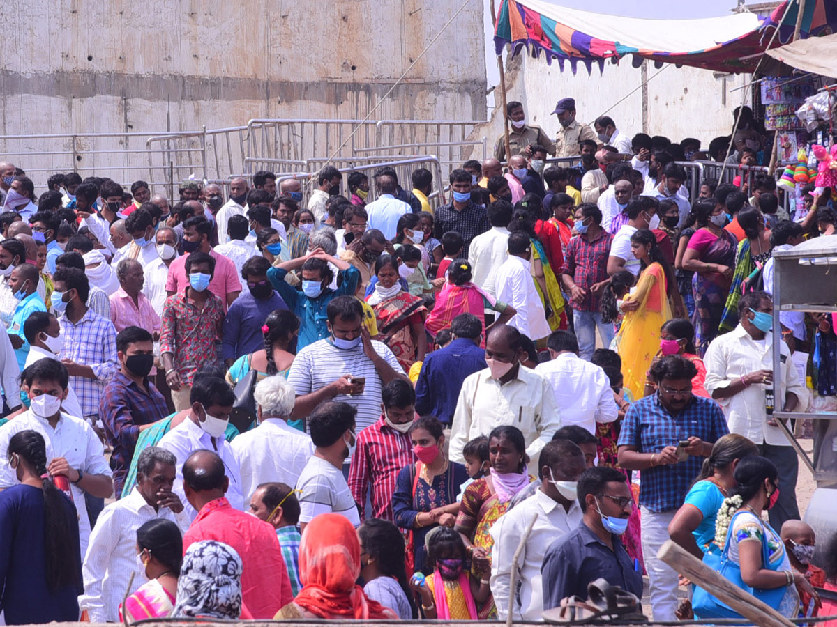 Yadadri Lakshmi Narasimha Swamy Vari Brahmotsavams 2021 - Sakshi10