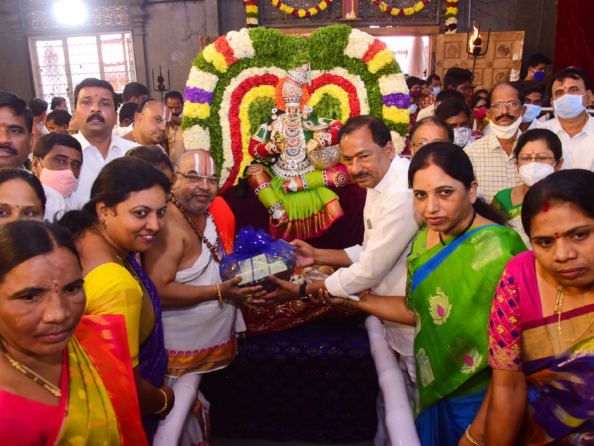 Yadadri Lakshmi Narasimha Swamy Vari Brahmotsavams 2021 - Sakshi11