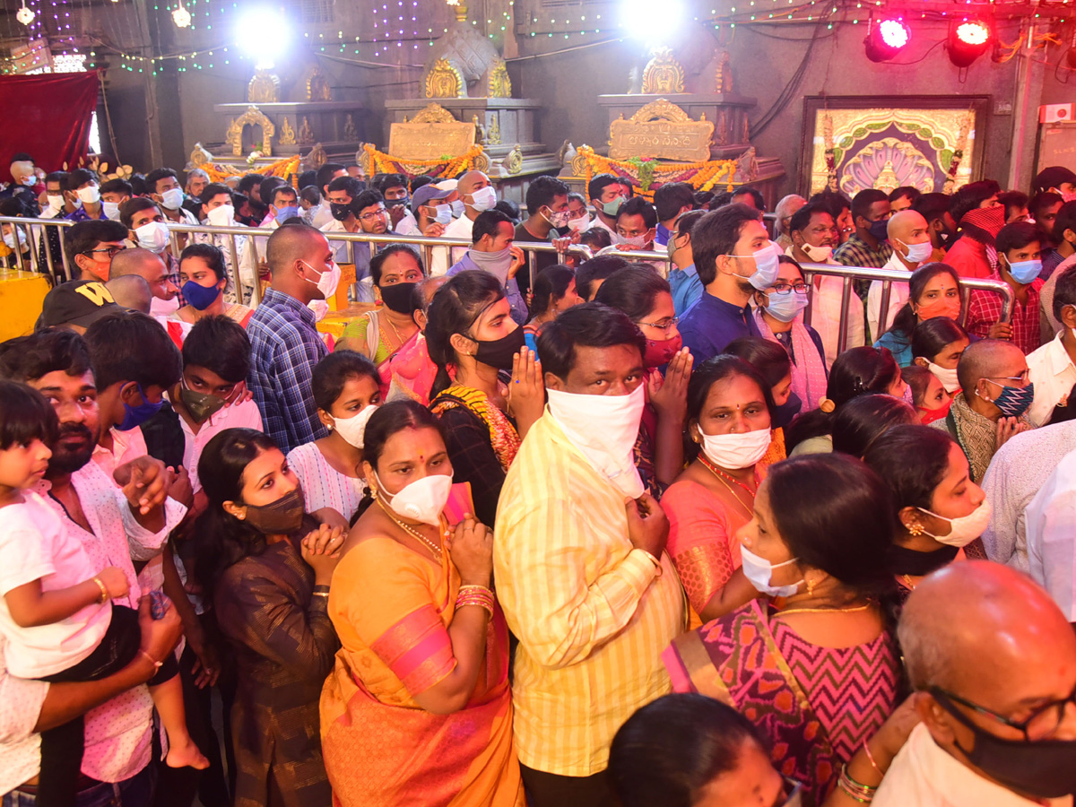 Yadadri Lakshmi Narasimha Swamy Vari Brahmotsavams 2021 - Sakshi5