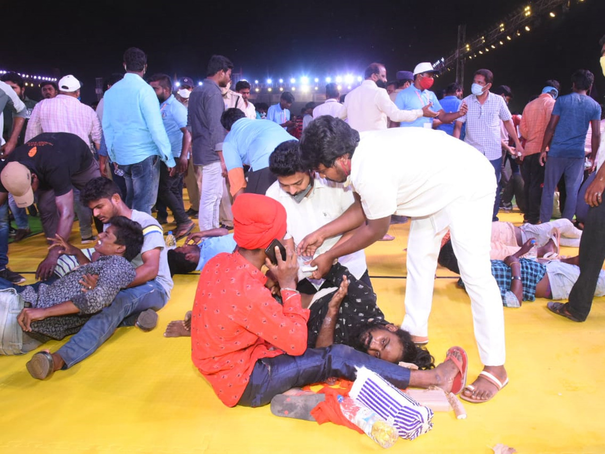 Stand Collapses At Kabaddi Championship in Suryapet - Sakshi1