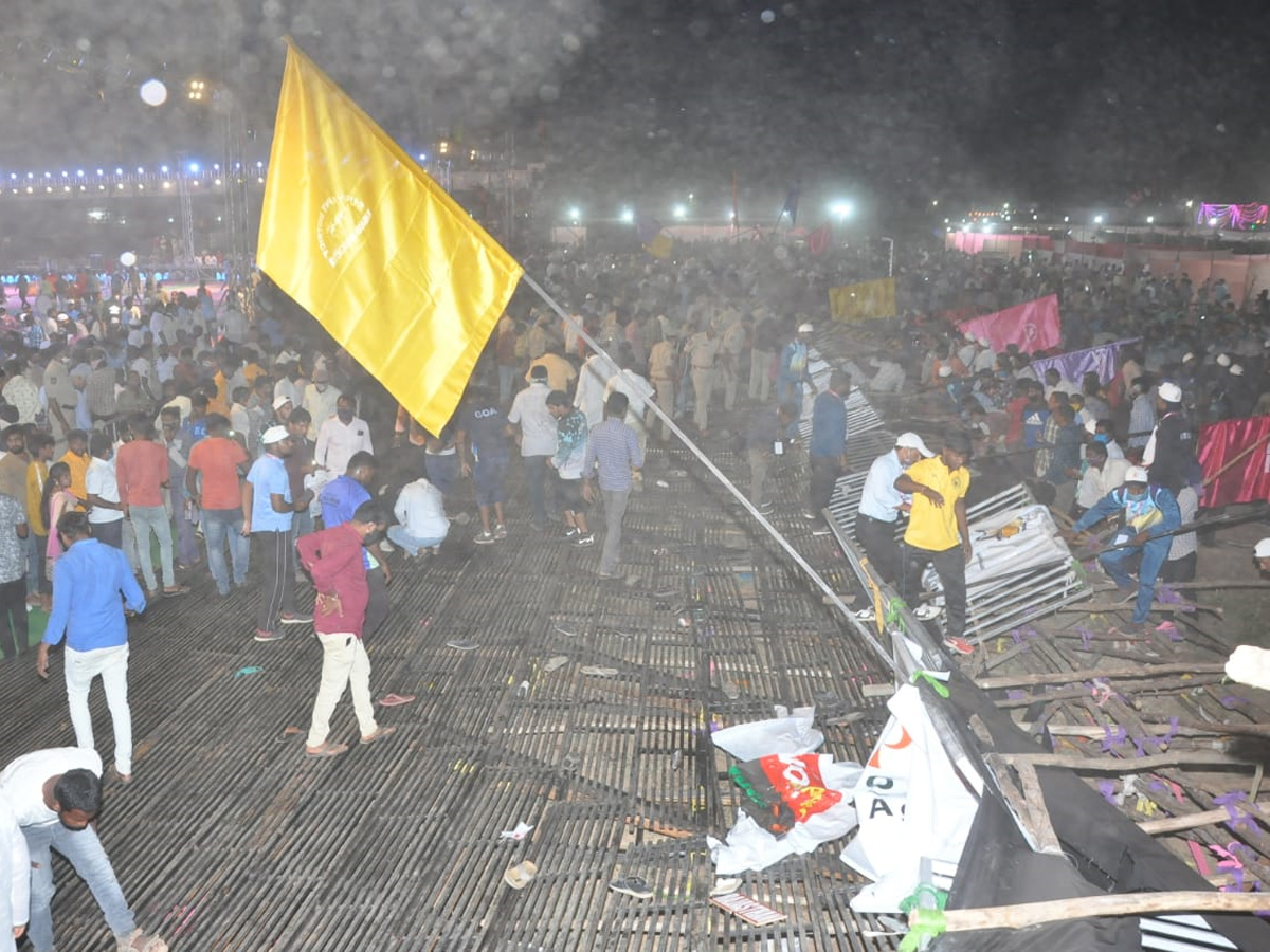 Stand Collapses At Kabaddi Championship in Suryapet - Sakshi2