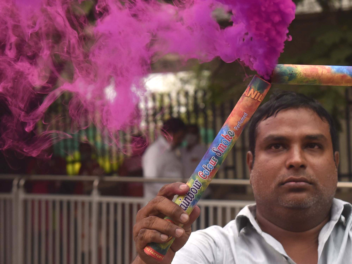 Telangana govt employees erupt in celebrations Photo Gallery - Sakshi18