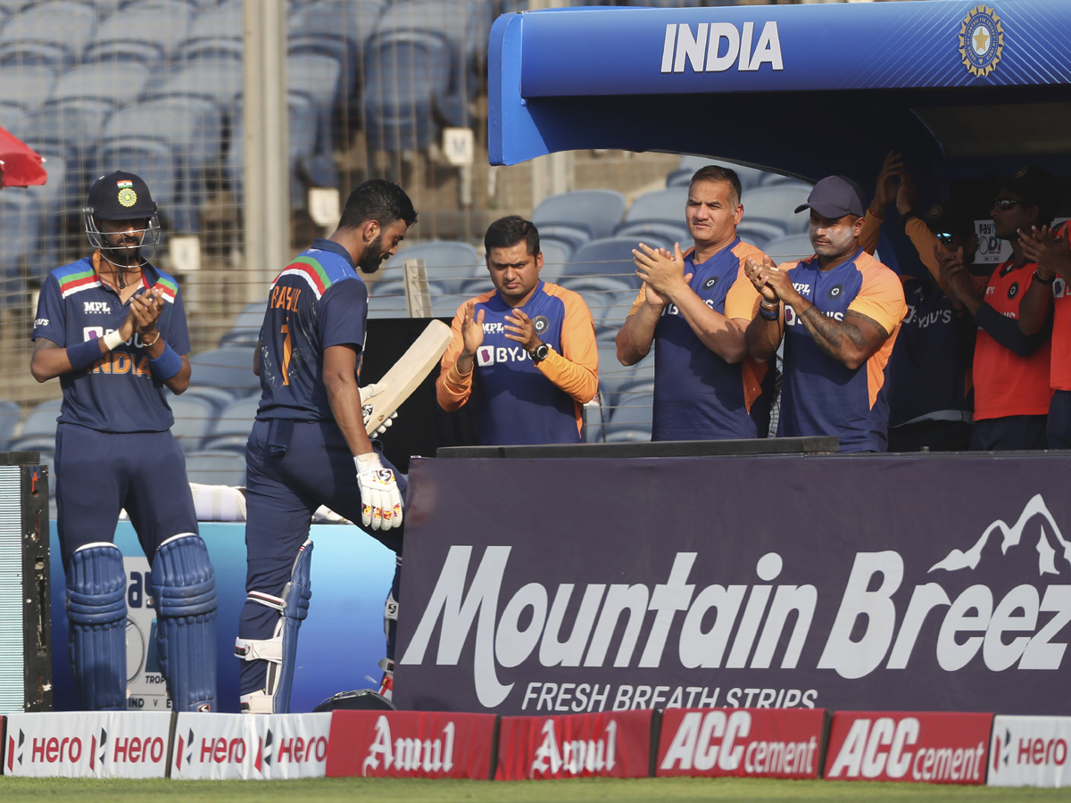 England beat India by 6 wickets to level series Photo Gallery - Sakshi26