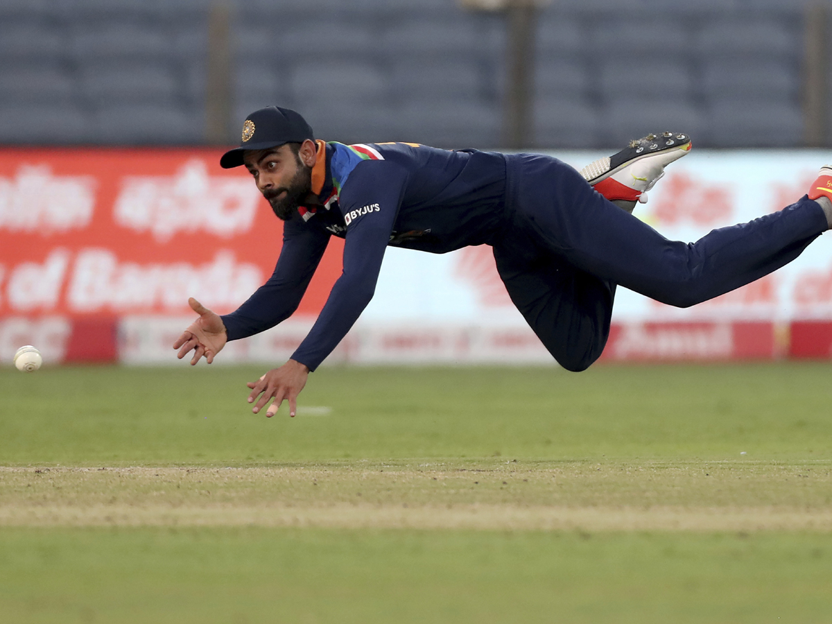 India edges out England by 7 runs to win series Photo Gallery - Sakshi25