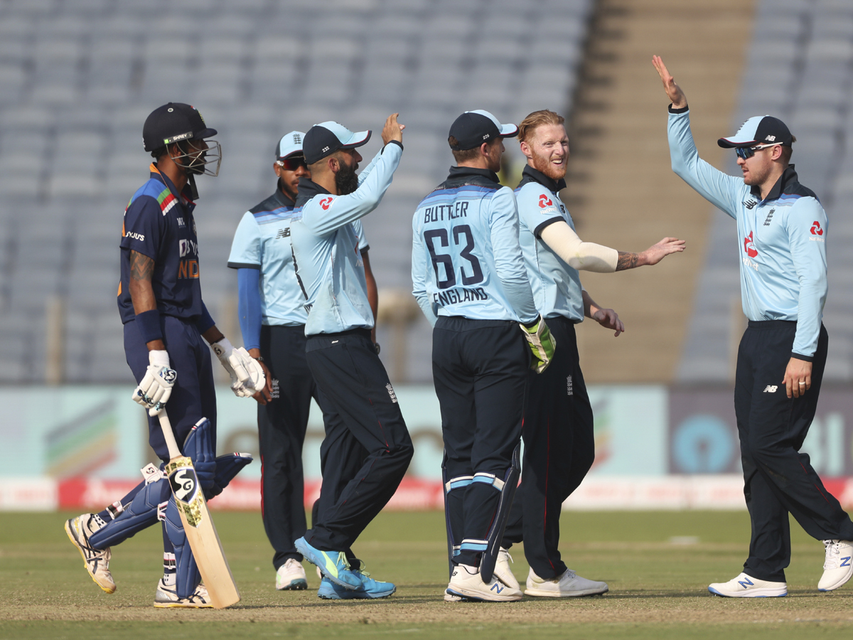 India edges out England by 7 runs to win series Photo Gallery - Sakshi41