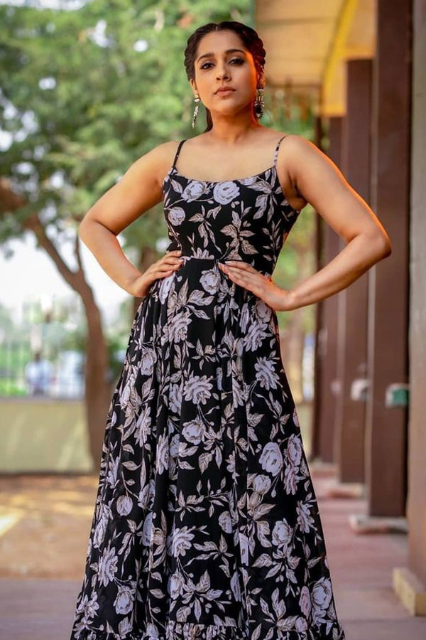 Rashmi Gautam Latest Photo Gallery - Sakshi14