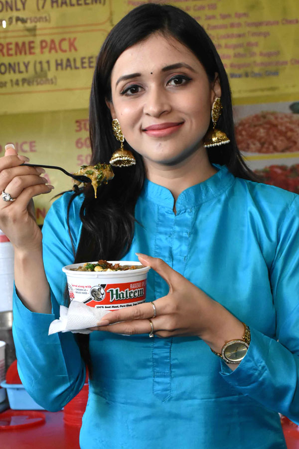 Cafe 555 Introduces Season's First Haleem At Masab Tank Photo Gallery - Sakshi15