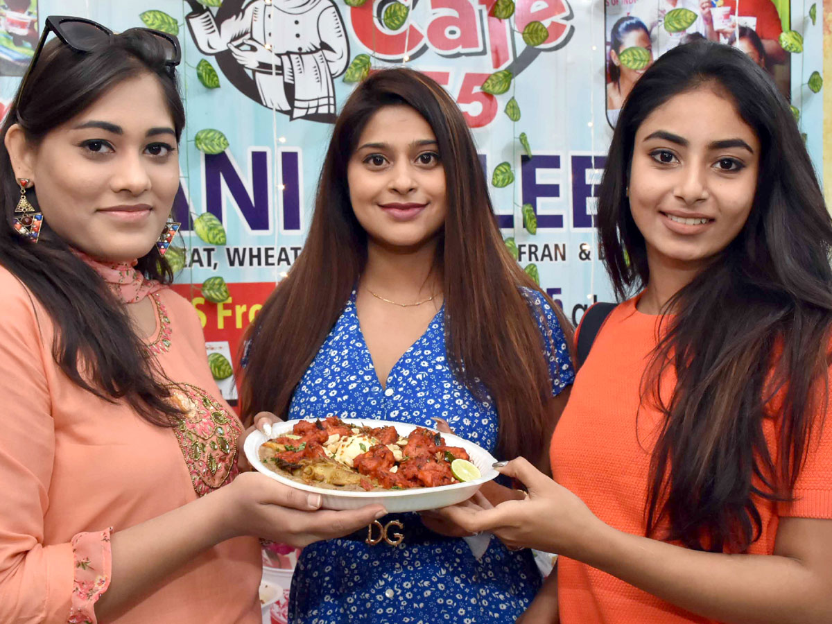 Cafe 555 Introduces Season's First Haleem At Masab Tank Photo Gallery - Sakshi5