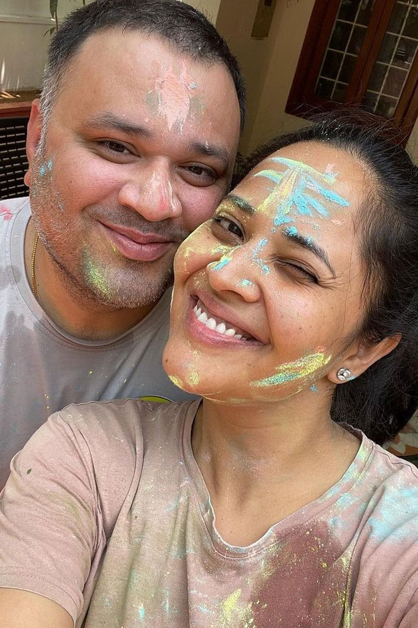 Holi 2021:Celebrities Paint The Town With Colors Photo Gallery - Sakshi17