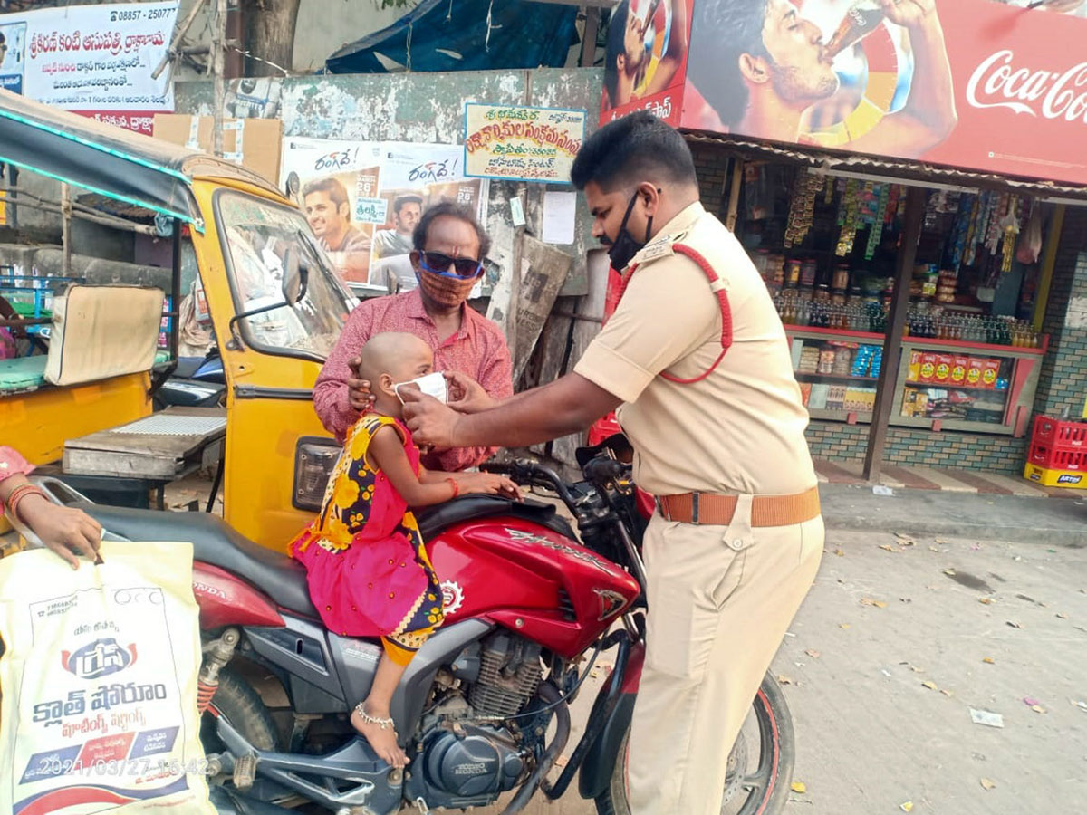 AP Police Reach Out To Public On Wearing Masks Photo Gallery - Sakshi46