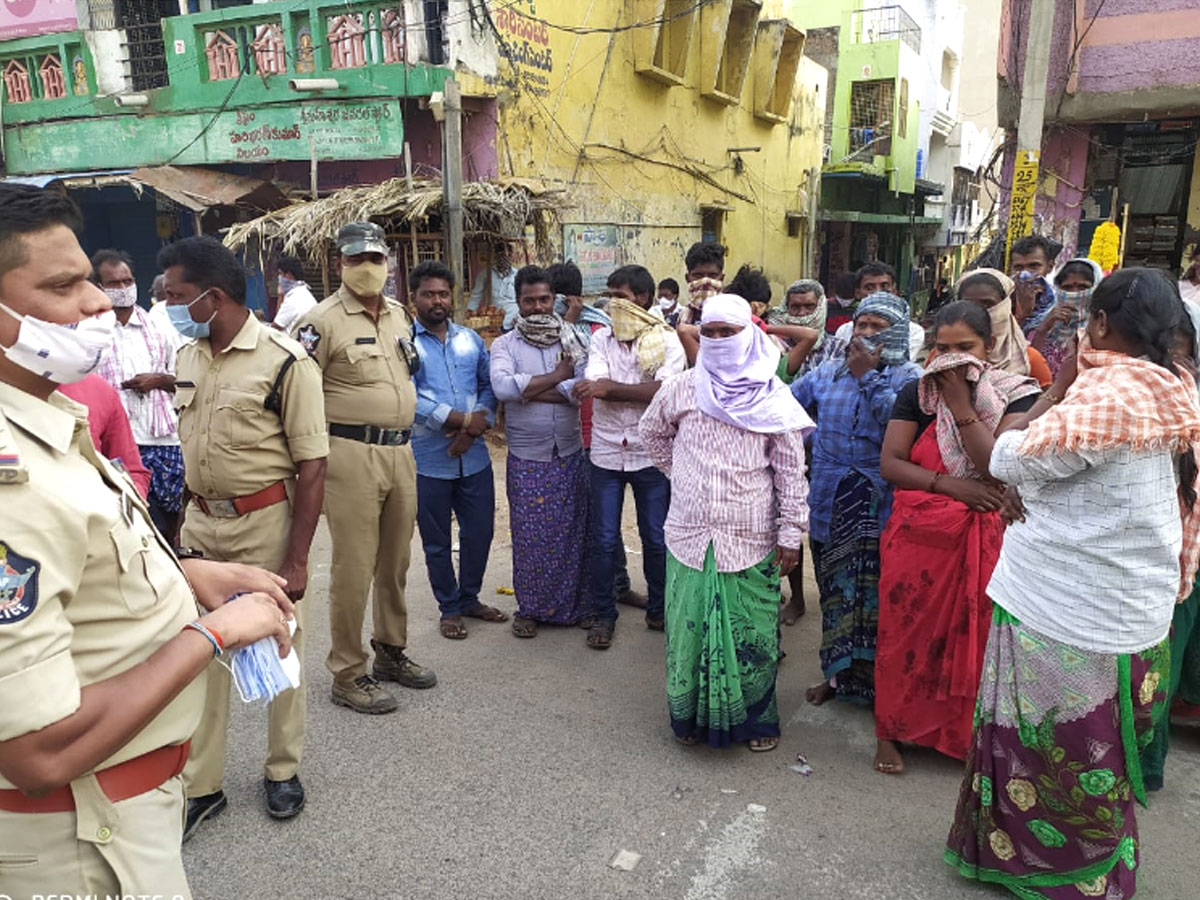 AP Police Reach Out To Public On Wearing Masks Photo Gallery - Sakshi55