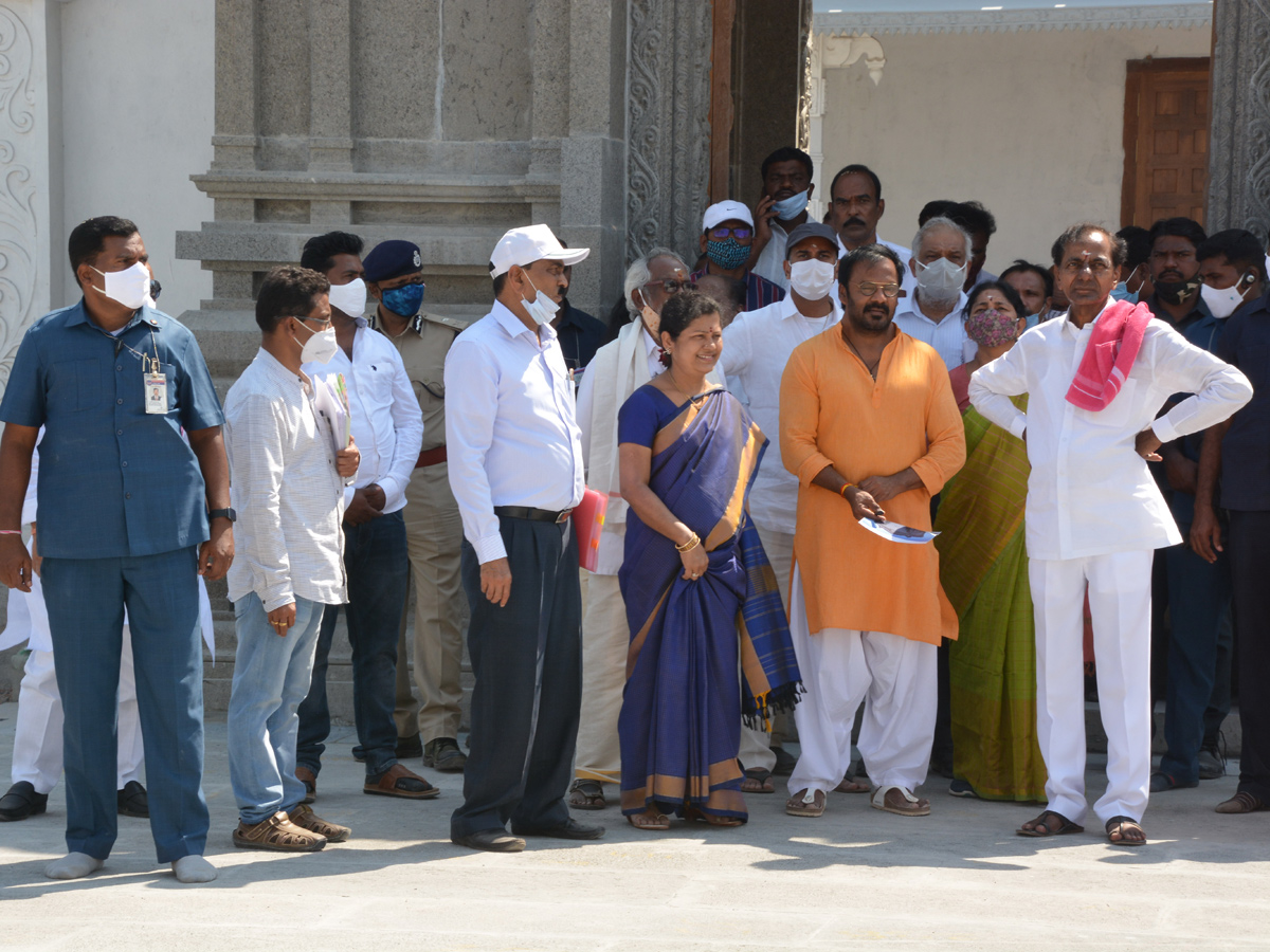 KCR Visits Yadadri Sri Lakshmi Narasimha Swamy Temple - Sakshi17