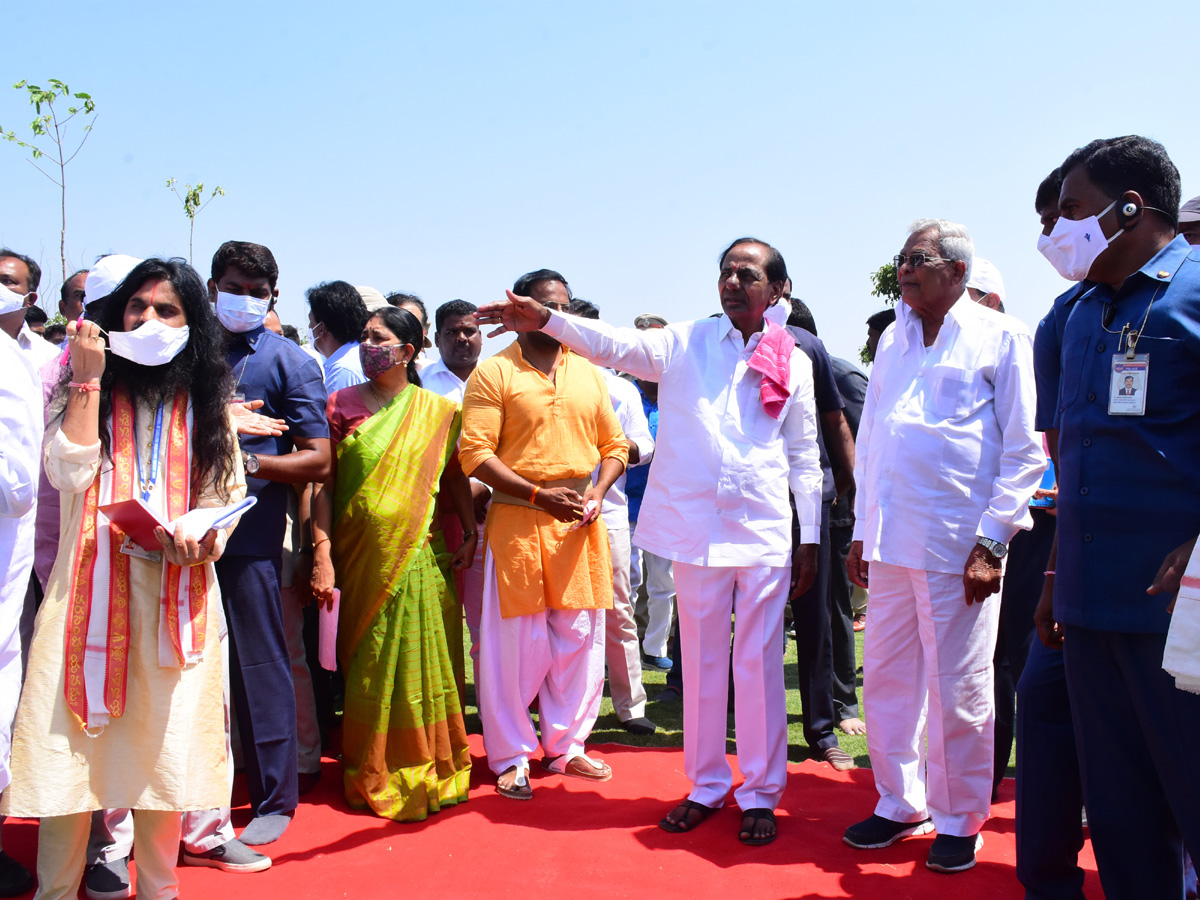 KCR Visits Yadadri Sri Lakshmi Narasimha Swamy Temple - Sakshi23