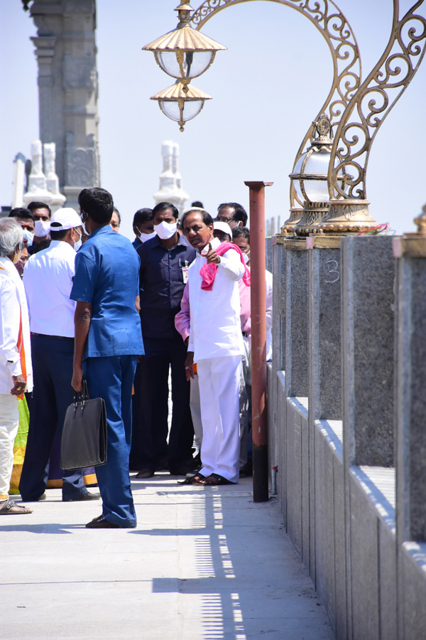 KCR Visits Yadadri Sri Lakshmi Narasimha Swamy Temple - Sakshi27