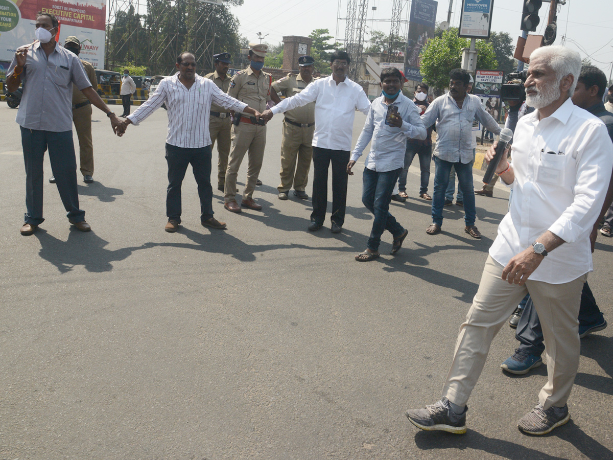 AP Bandh Over Privatization Of Visakhapatnam Steel Plant photo Gallery - Sakshi11