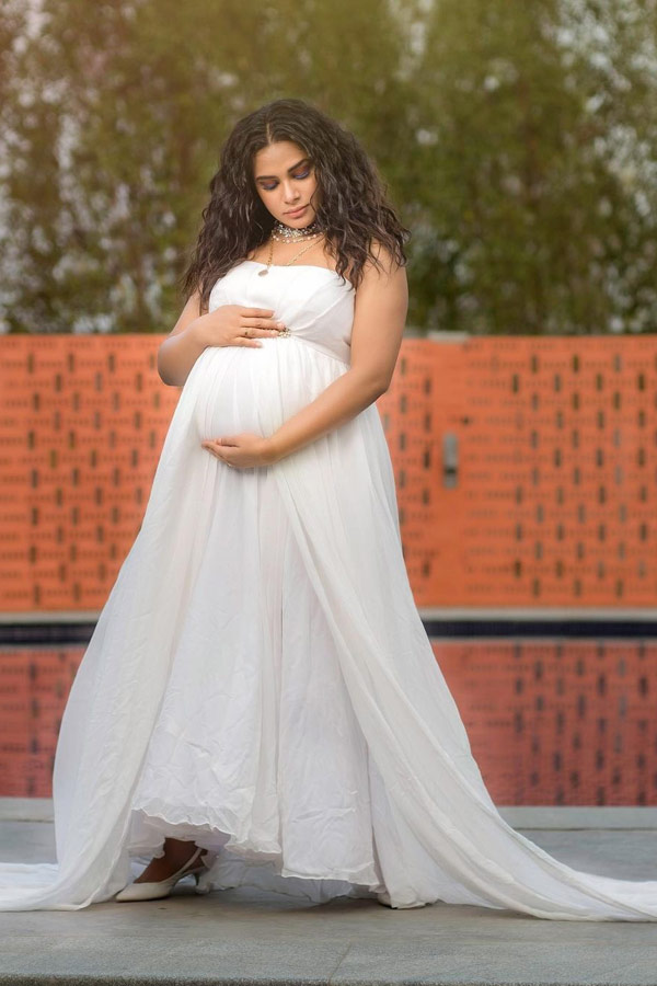 Actress Hari Teja Baby Bump Latest Photo Gallery - Sakshi10