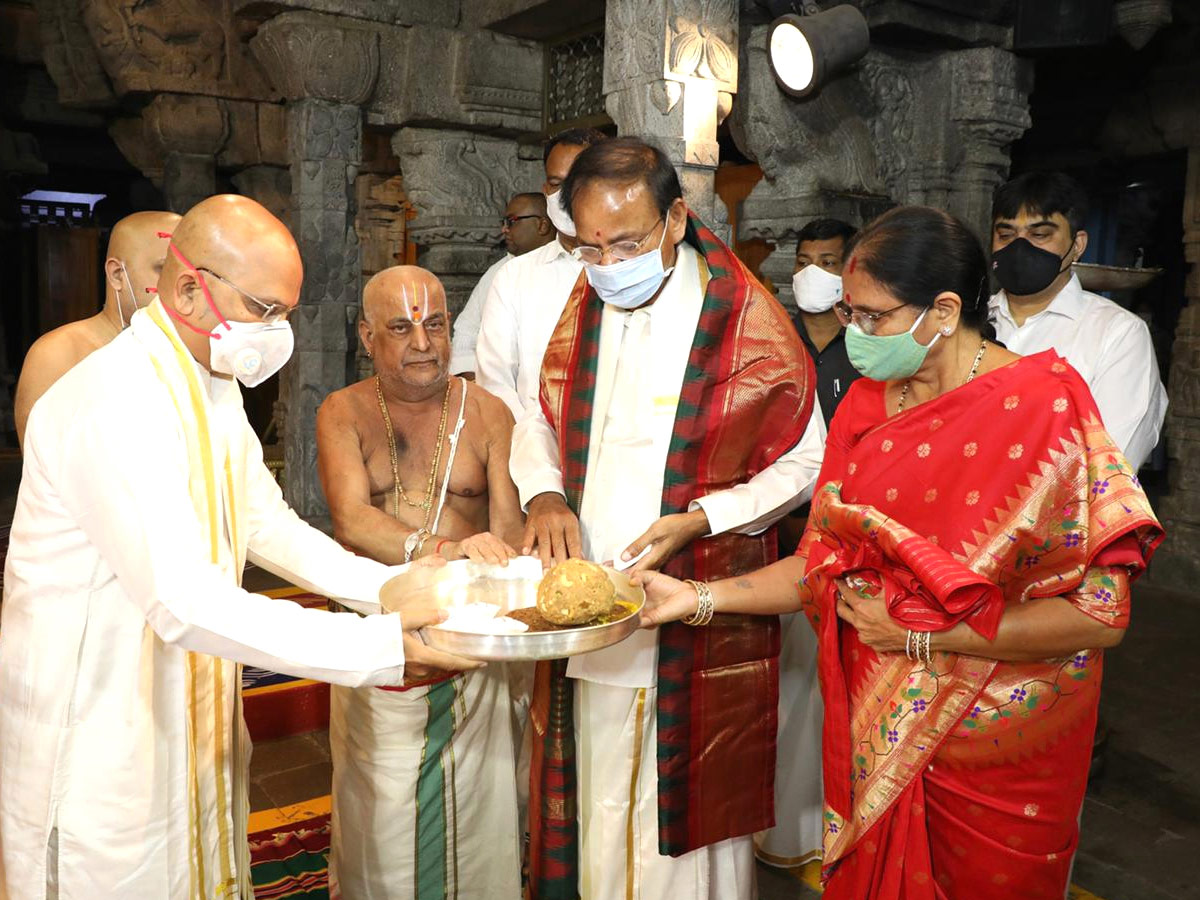 Vice President M. Venkaiah Naidu visited Thirumala Photo Gallery - Sakshi10