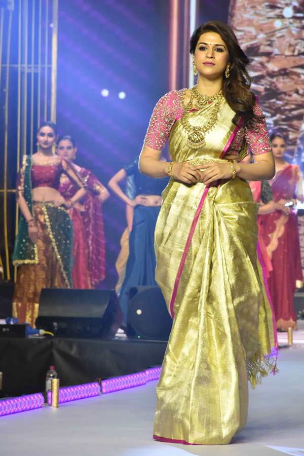 Lifestyle And Bridal Fashion Show at HITEX Photo Gallery - Sakshi18