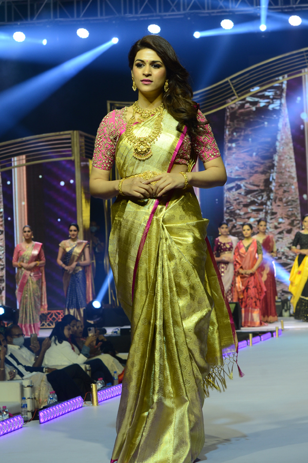 Lifestyle And Bridal Fashion Show at HITEX Photo Gallery - Sakshi22