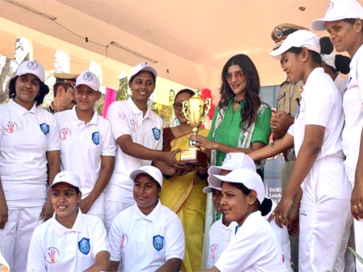 Manchu Lakshmi Playing Cricket With Girls On Womens Day Photo Gallery - Sakshi19